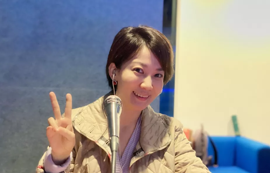 央视主持人王端端素颜照曝光没有滤镜和美颜照样可以媲美明星