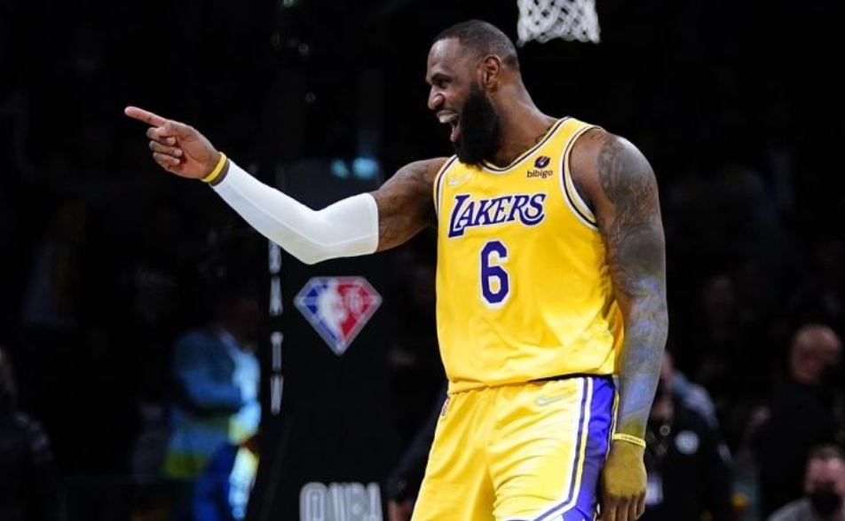 威少砍下三双 关键抢断 绝平三分，湖人加时爆冷击败五连胜猛龙休闲区蓝鸢梦想 - Www.slyday.coM