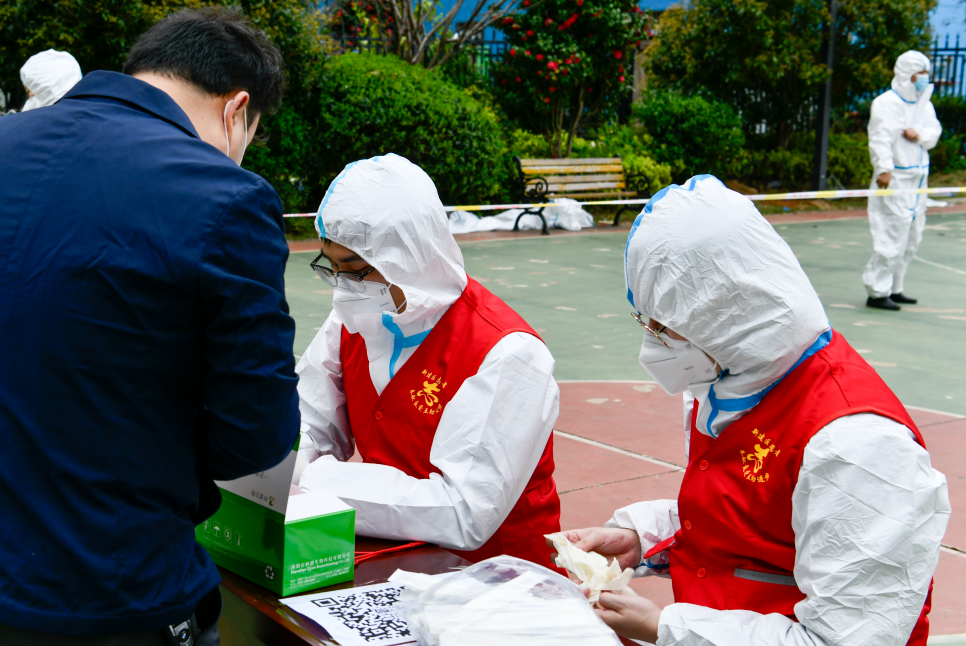 同心战疫,志愿者在行动!|志愿者|新冠肺炎_新浪新闻