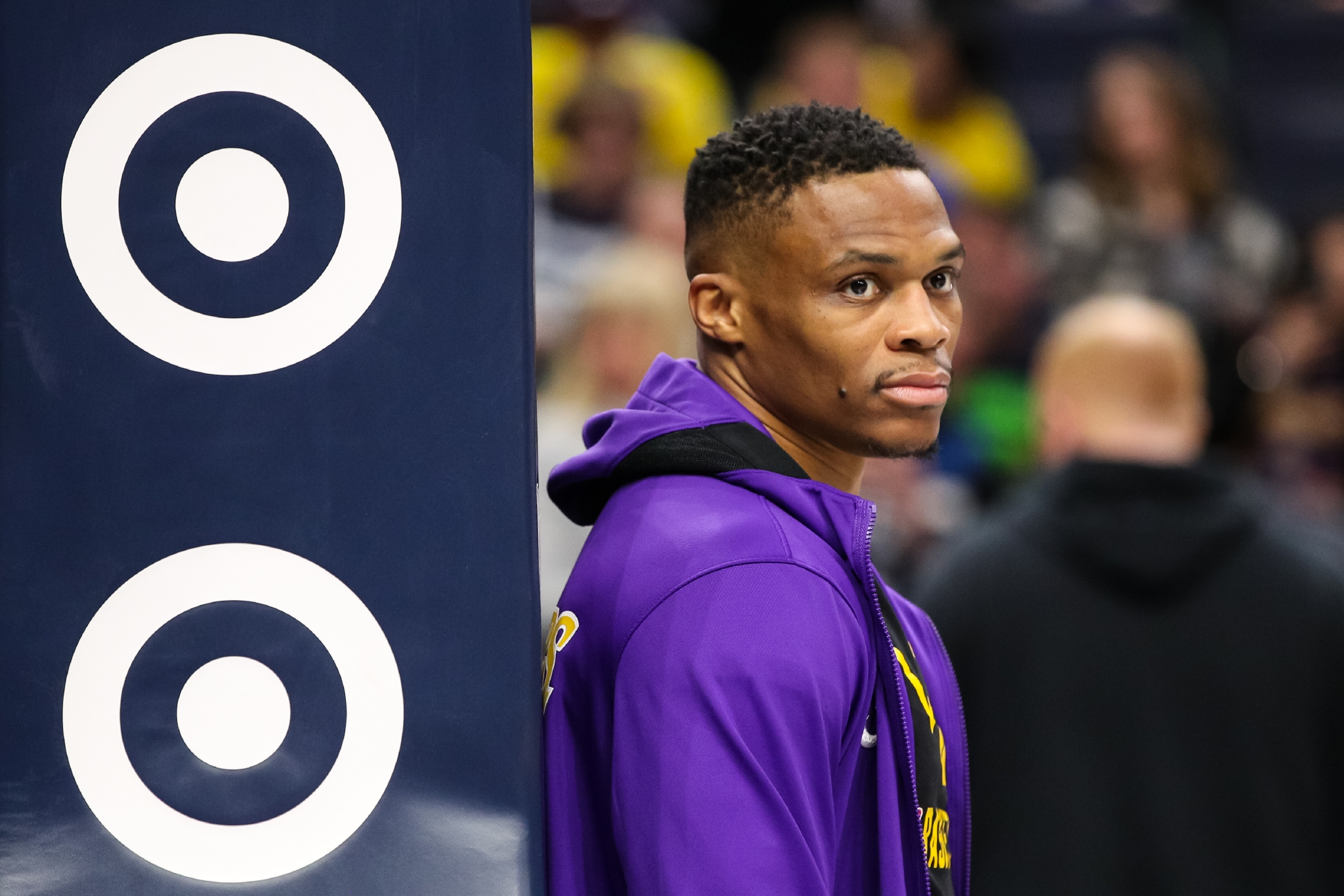 体坛联播李磊受伤无缘国足十二强赛威少再与球迷发生争执