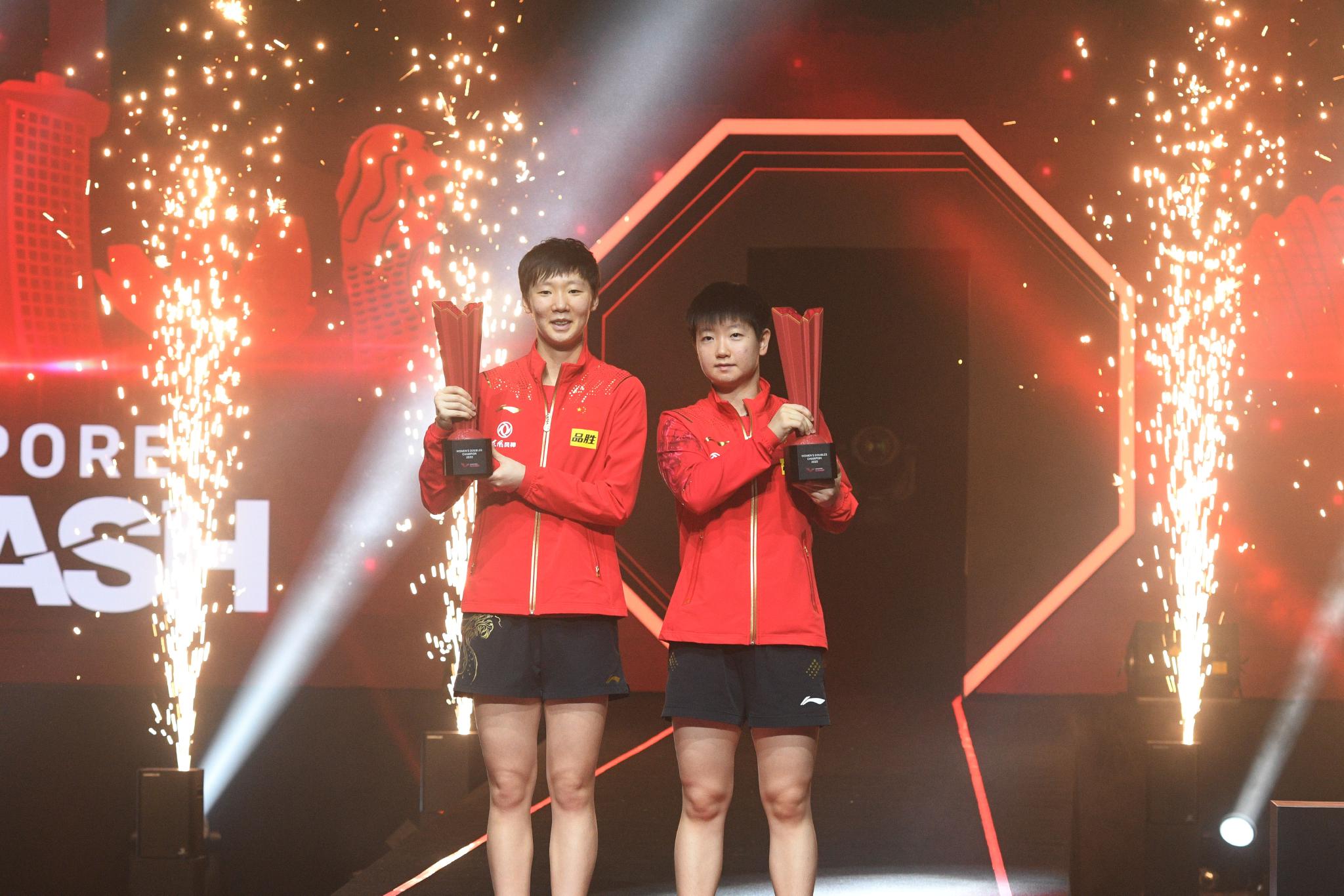 乒乓球——WTT新加坡大满贯：王曼昱/孙颖莎女双夺冠休闲区蓝鸢梦想 - Www.slyday.coM