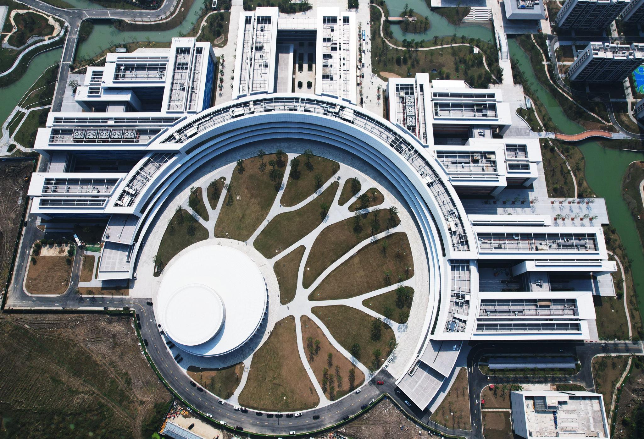 西湖大学首招本科生,如何突破民办"天花板" | 新京报快评|西湖大学|本