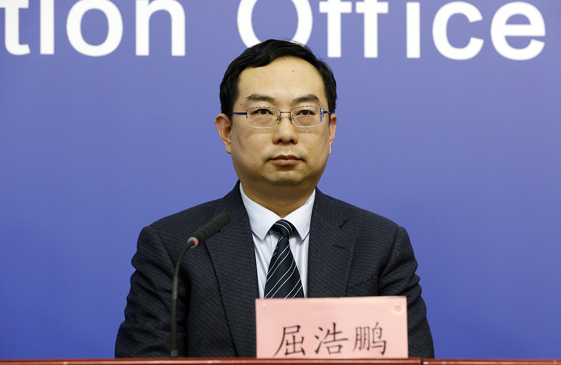 防控工作第294场新闻发布会上,市药监局副局长,新闻发言人屈浩鹏介绍