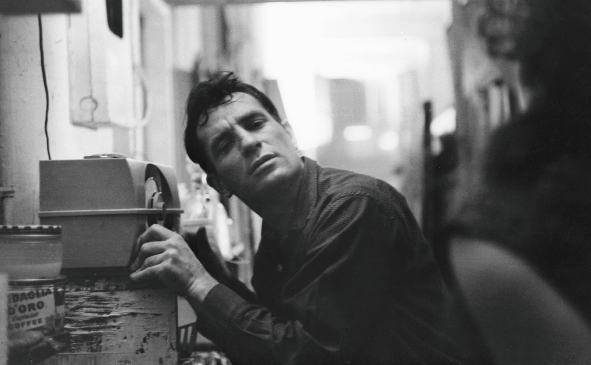 凯鲁亚克这位率先定义了"垮掉一代"的作家(他有一本书就叫《垮掉一代