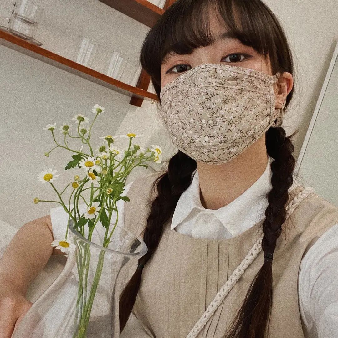 戴口罩自拍变美小心机!掌握了朋友圈c位就是你!__财经头条