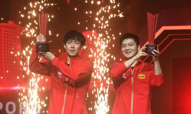 樊振东王楚钦喜夺男双冠军!大头主动要与小胖自拍,2人都很帅休闲区蓝鸢梦想 - Www.slyday.coM 樊振东王楚钦喜夺男双冠军!大头主动要与小胖自拍,2人都很帅休闲区蓝鸢梦想 - Www.slyday.coM