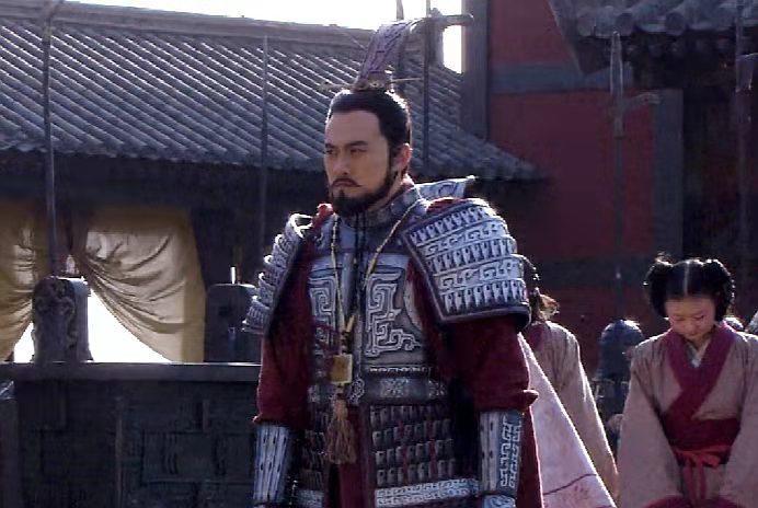 为何在秦武王嬴荡举鼎被砸死后，登上秦国王位的是嬴稷？