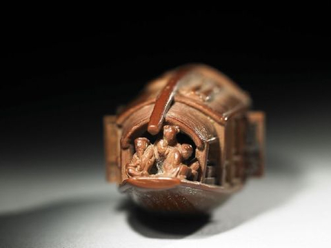 古代真能刻出课文《核舟记》里那样精美的核舟?博物院有实物为证|王叔远|陈祖章|橄榄核|乾隆|人物_新浪新闻