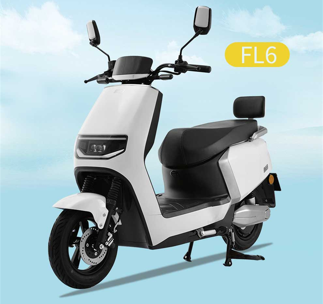 新日fl6电动车测评动力足搭载石墨烯电池续航200公里