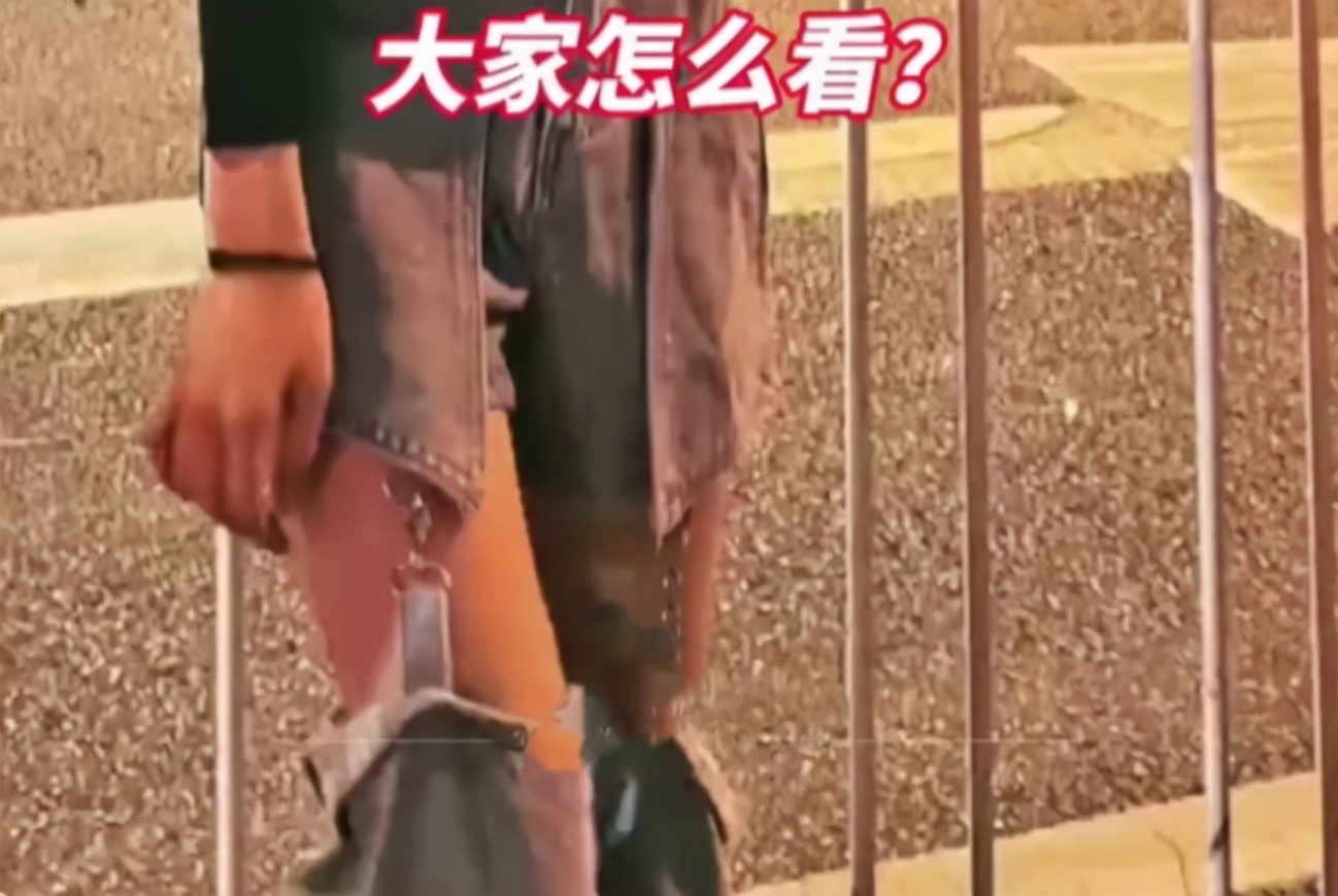 广州：女子坐地铁因穿着被大妈训斥，连拍带打，女孩子不能这样穿休闲区蓝鸢梦想 - Www.slyday.coM