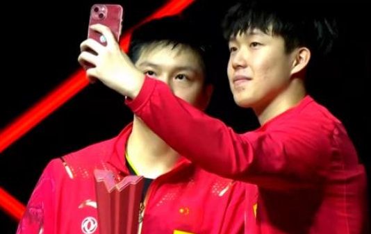 樊振东王楚钦喜夺男双冠军!大头主动要与小胖自拍,2人都很帅休闲区蓝鸢梦想 - Www.slyday.coM 樊振东王楚钦喜夺男双冠军!大头主动要与小胖自拍,2人都很帅休闲区蓝鸢梦想 - Www.slyday.coM