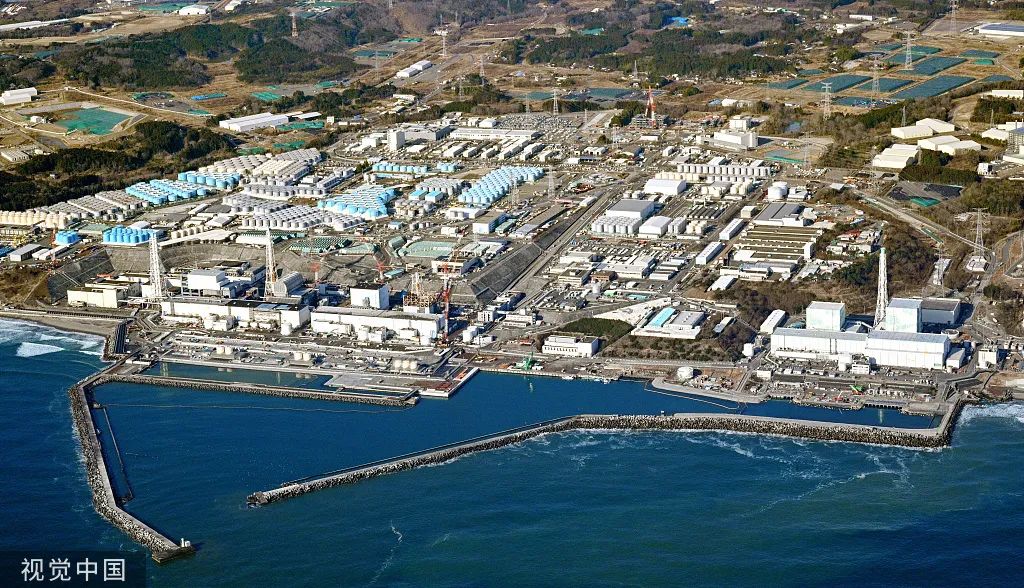 资料图：当地时间2022年3月17日，日本福岛县，地震发生后的福岛第一核电站。