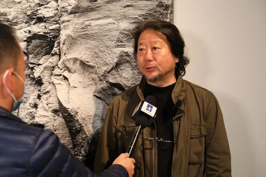 余海波吾城吾乡摄影展开幕看跨越40年的乡村城市风景