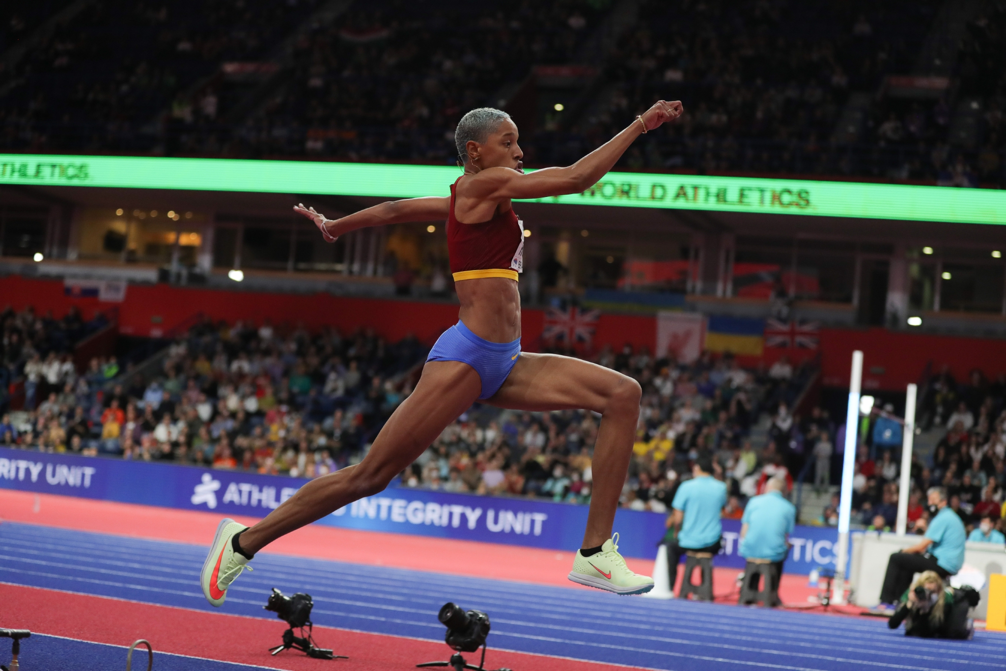 田径2022室内田径世锦赛罗哈斯打破世界纪录夺冠