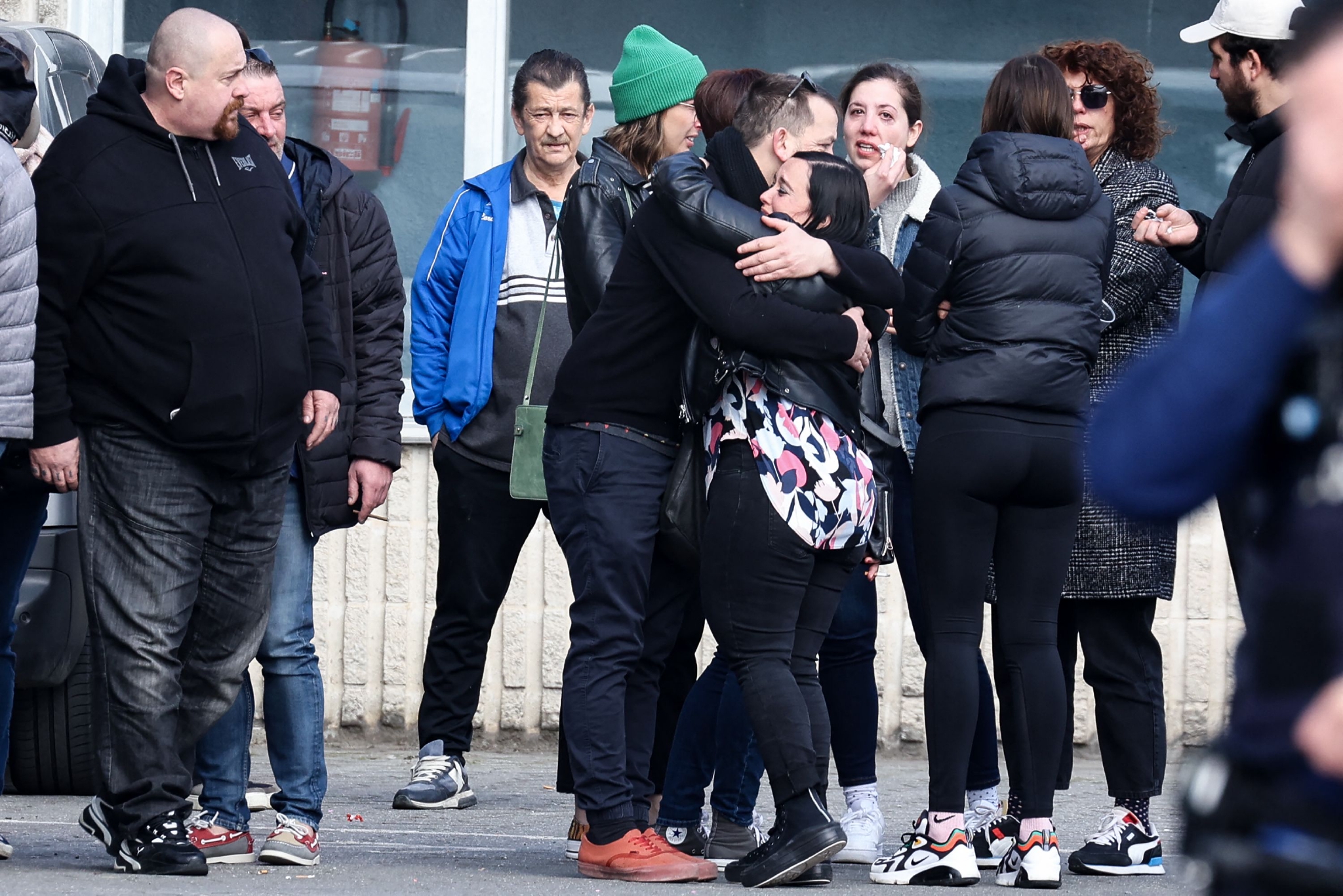 比利时一汽车冲入人群造成至少6人死亡