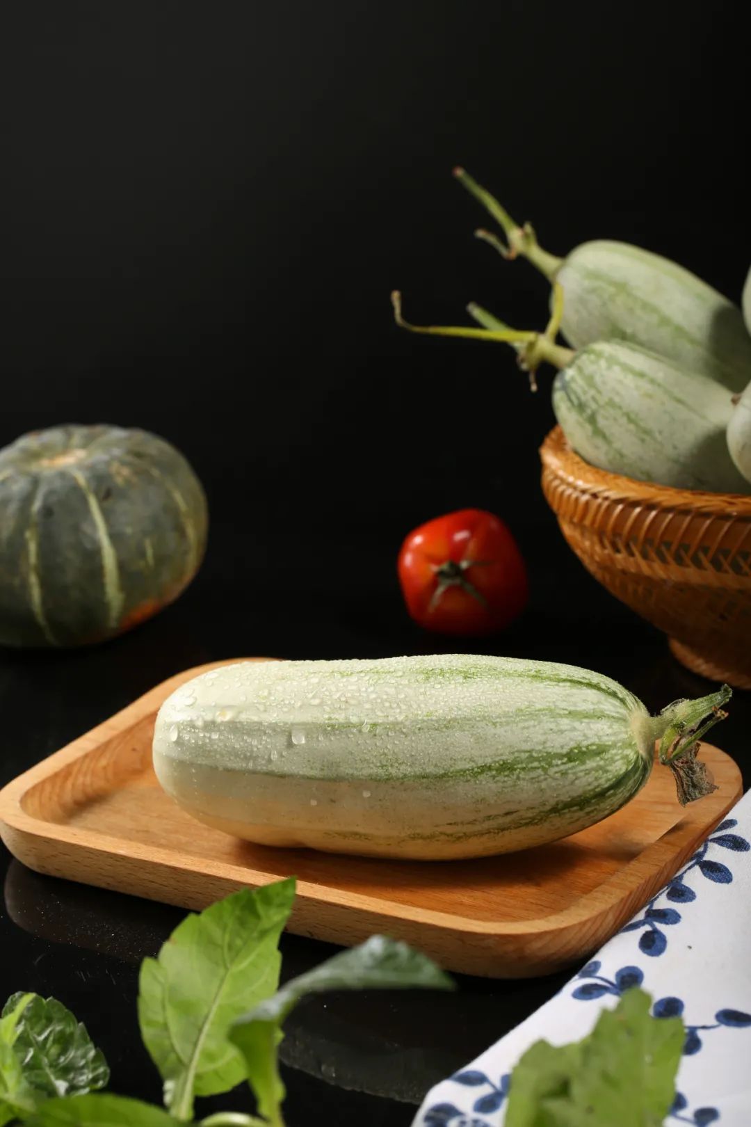 馋了很久的羊角蜜终于来了咬一口香甜流蜜连籽带瓤都能吃太过瘾了