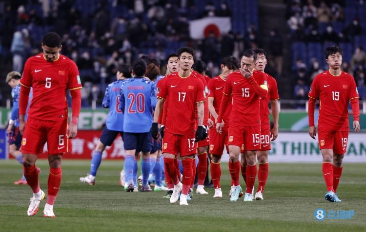 黄健翔：外界的关注和批评 中国足球应感谢和接受！
