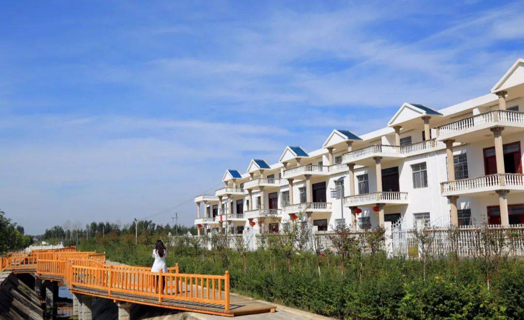 新野县新甸铺镇津湾村风景秀丽.