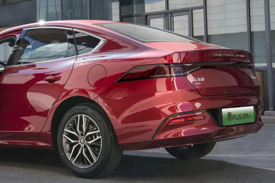 价格、尺寸相近，驱逐舰05与秦PLUS DM-i该怎么选？