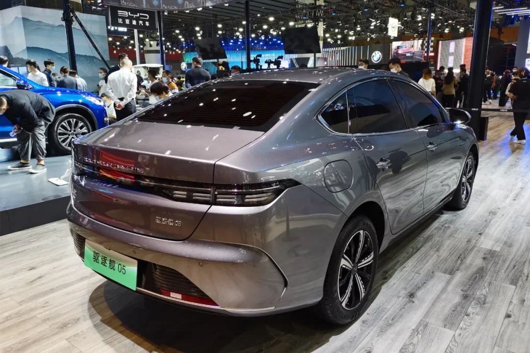 价格、尺寸相近，驱逐舰05与秦PLUS DM-i该怎么选？