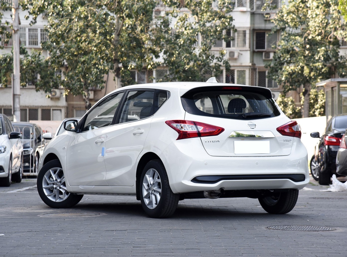 皮实耐用的日系小车空间大还省油自动挡才10万带你看骐达