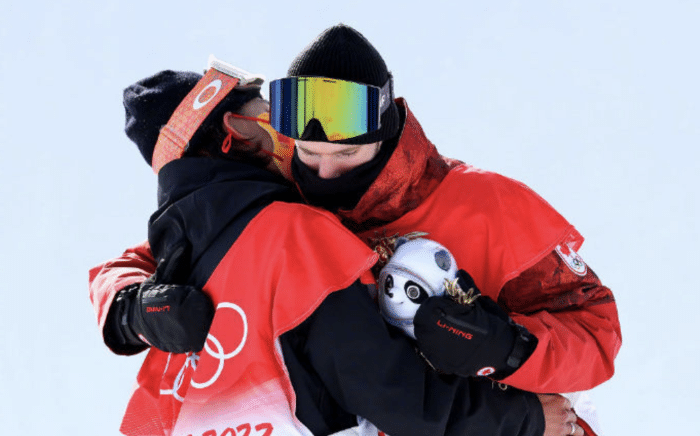 正能量！苏翊鸣为吉林捐赠一万套防护服，亲笔留言慰问医护人员休闲区蓝鸢梦想 - Www.slyday.coM