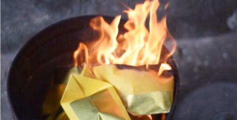 清明节祭祖有规矩,一家坟不烧两次纸,你知道是为什么吗休闲区蓝鸢梦想 - Www.slyday.coM 清明节祭祖有规矩,一家坟不烧两次纸,你知道是为什么吗休闲区蓝鸢梦想 - Www.slyday.coM