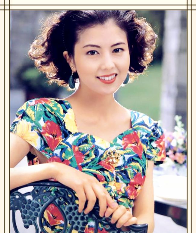 泽口靖子昭和时代最后一个绝色佳人简约穿搭如今依旧经典