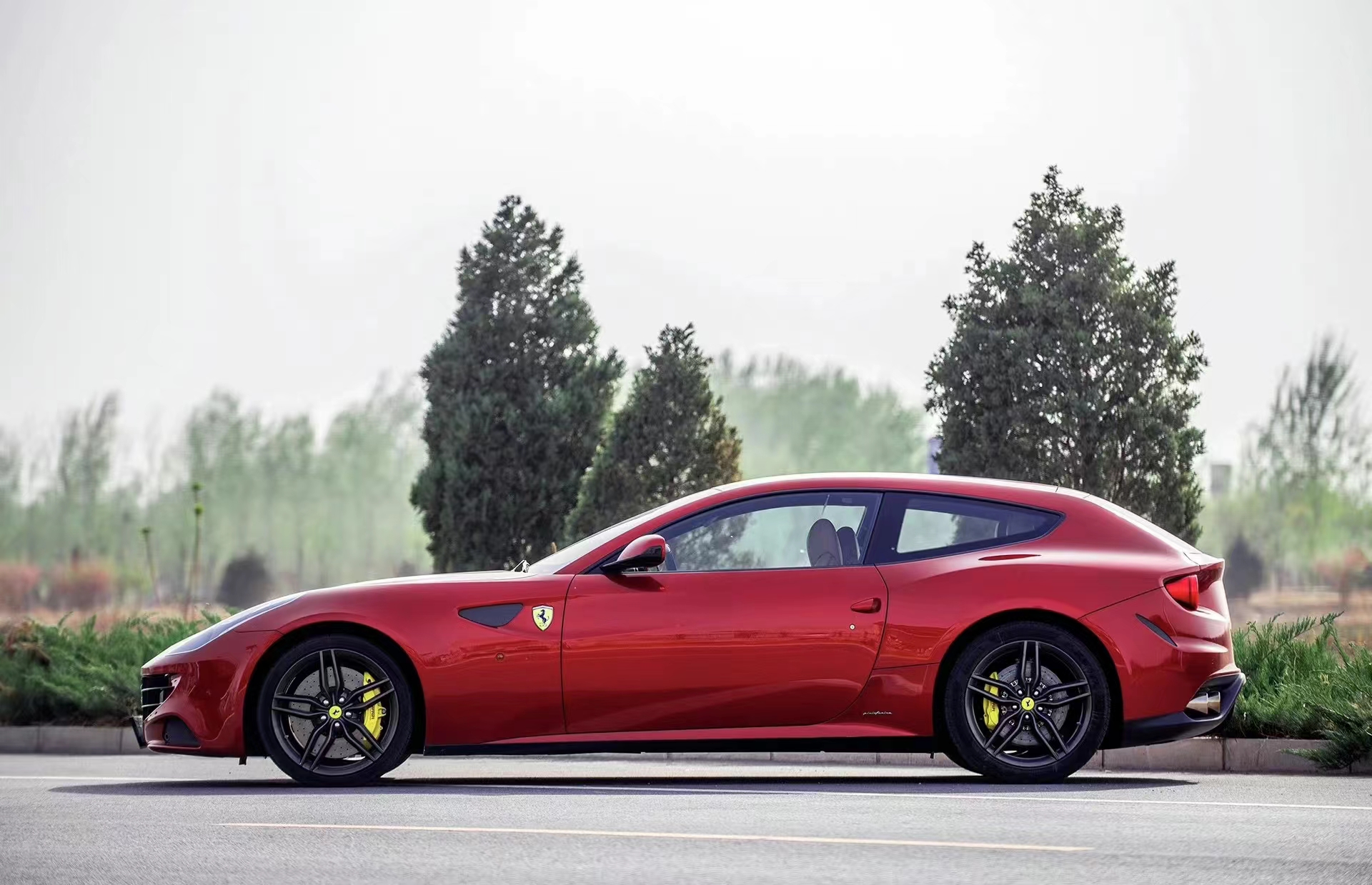 猎装车中的"范本"车型!法拉利ff!