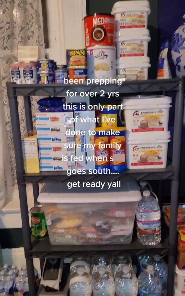 害怕世界末日,美国女子在家中建了个地堡,囤的食物够吃20多年休闲区蓝鸢梦想 - Www.slyday.coM 害怕世界末日,美国女子在家中建了个地堡,囤的食物够吃20多年休闲区蓝鸢梦想 - Www.slyday.coM