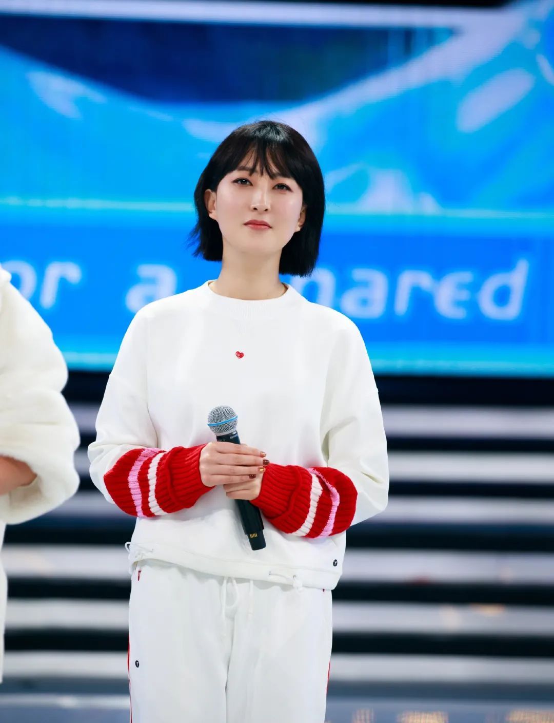 开心麻花女演员不当言论遭批把国旗说成被窝搭档吓坏忙救场