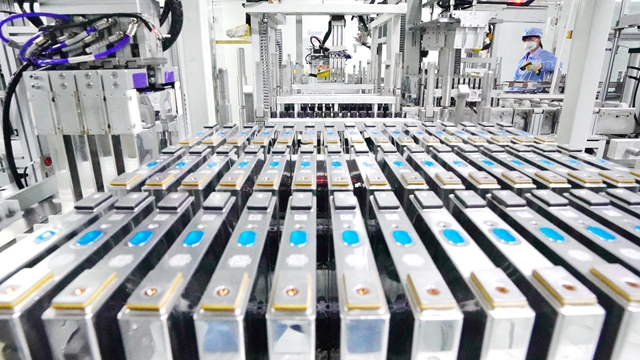 “有道“锂”？宁德时代车企电池涨两万，锂价与锂企股价大幅背离