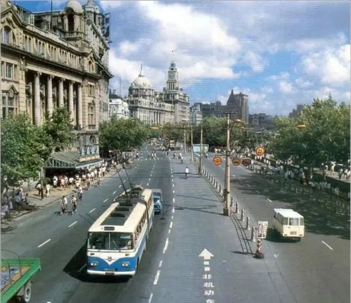 七十年代的上海外滩&nbsp;图源微博@上海新政落户