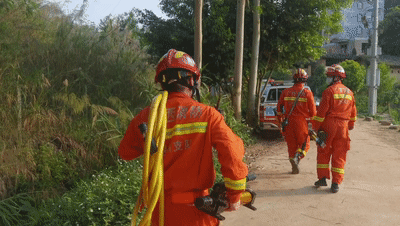 东航失事飞机部分残骸碎片已被找到，照片公布休闲区蓝鸢梦想 - Www.slyday.coM
