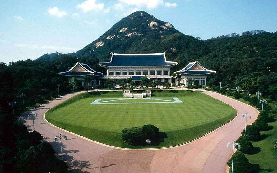 超25万人反对！韩国人请愿阻止总统府迁出青瓦台休闲区蓝鸢梦想 - Www.slyday.coM