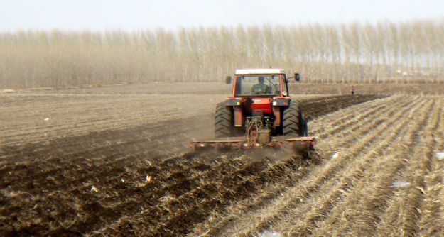 征收一百多亩水稻田,地方政府有权批吗?