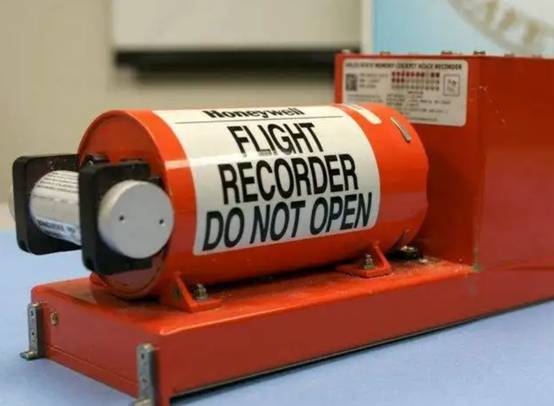 东航客机坠毁，为何事故调查一定要找到“黑匣子”？它有什么用？休闲区蓝鸢梦想 - Www.slyday.coM
