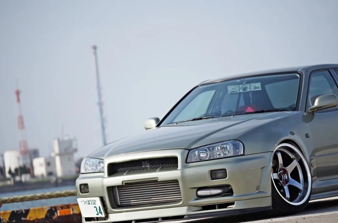 四门版gtr日产skyliner34改装