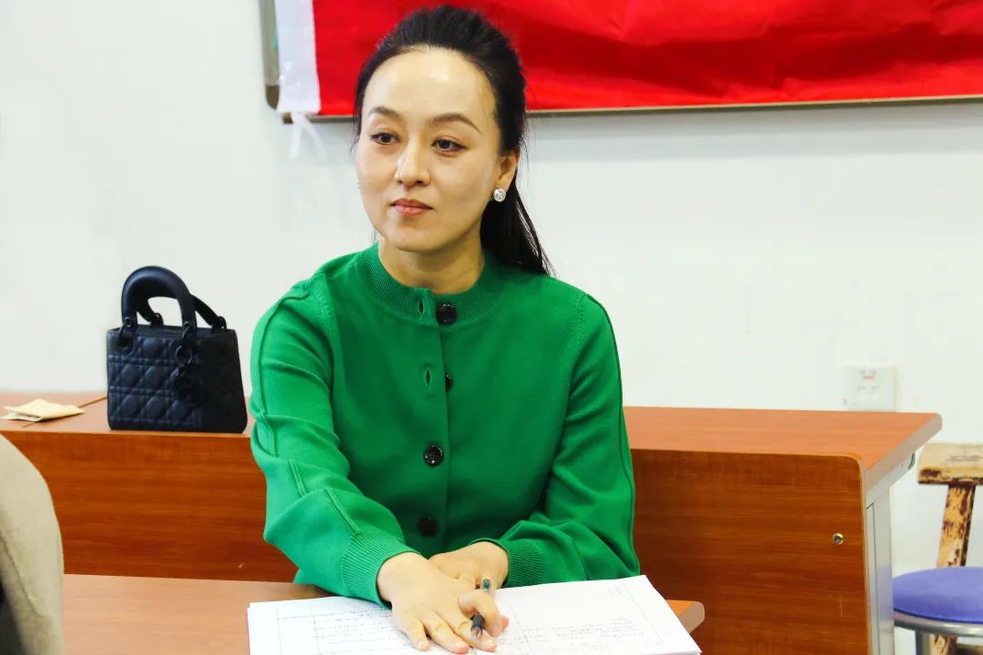 延安中学开展刘彦刚,贺清省学带工作坊联动暨语文大教研活动__财经