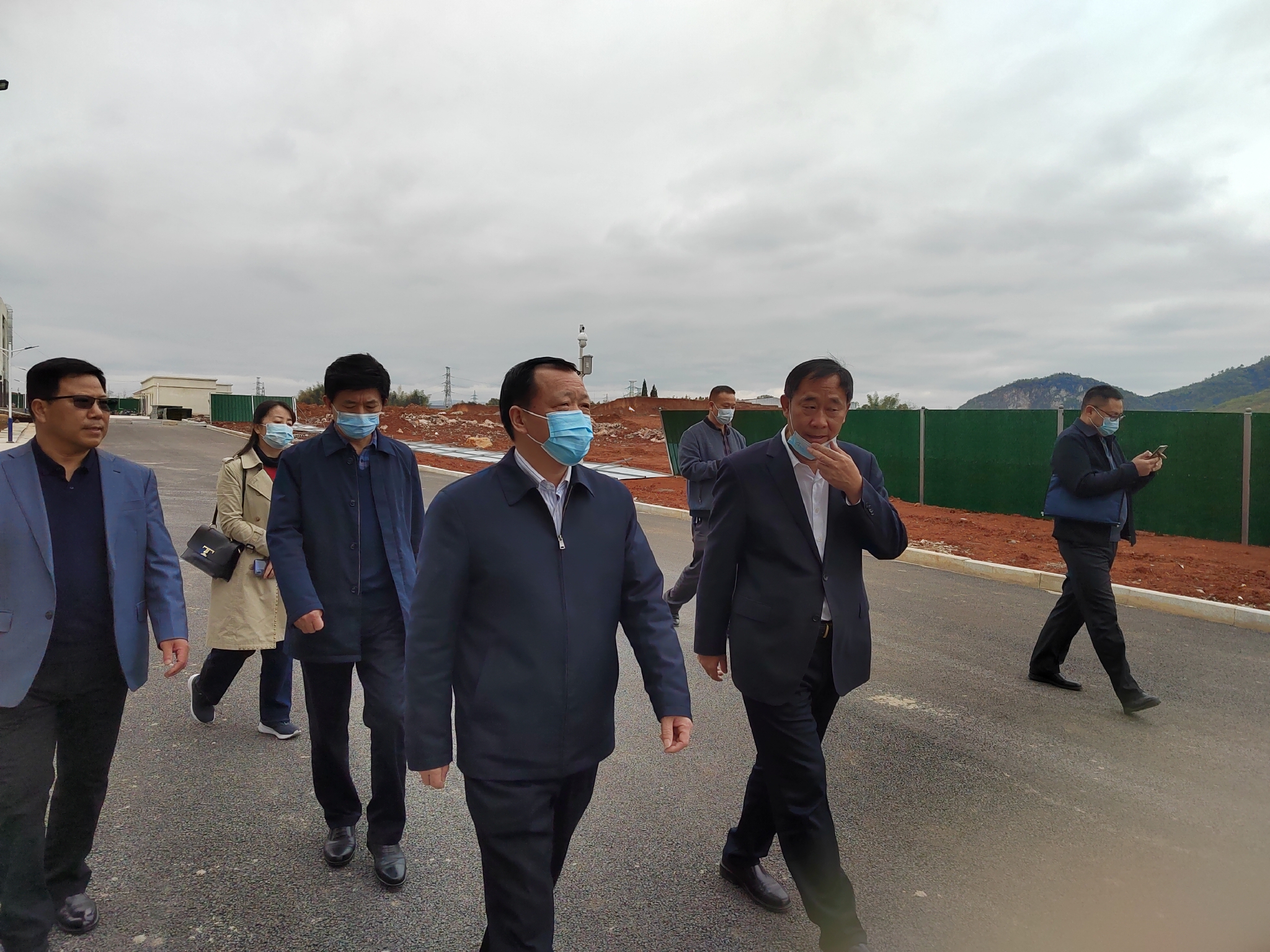 李胜强先后深入到军垦农场阳新县农产品加工产业园,湖北新育丰现代