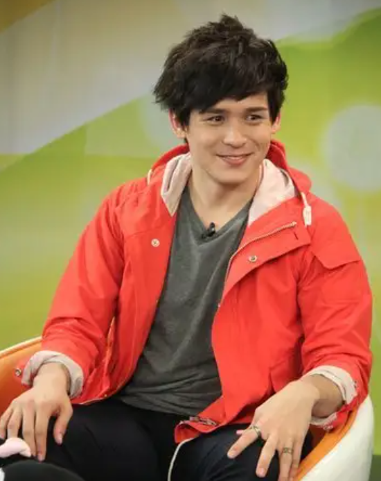 35岁混血演员倪安东宣布再婚曾和陈妍希传绯闻现任被嘲是小三