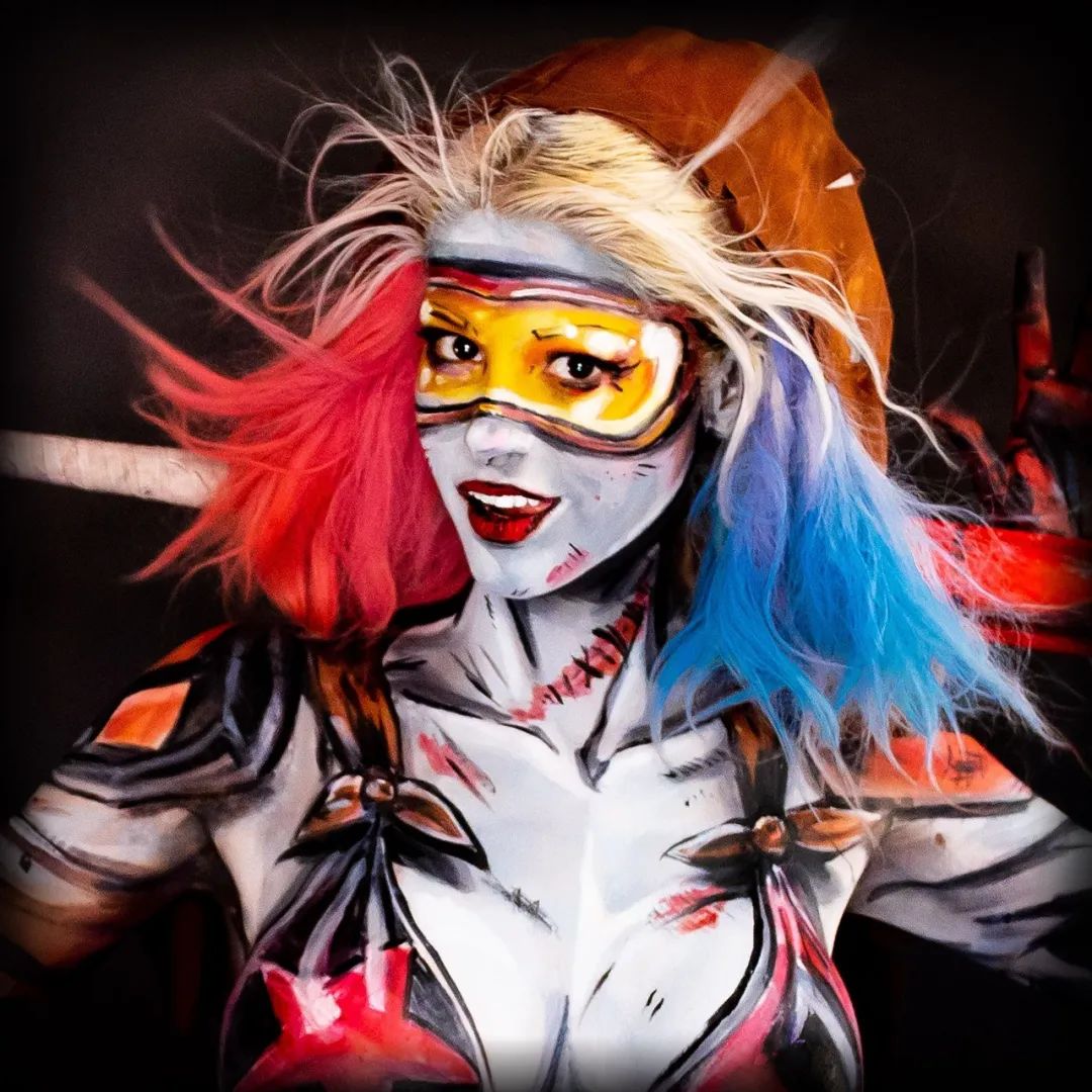 美女变身动漫角色衣服都是画在身上的把人看懵了