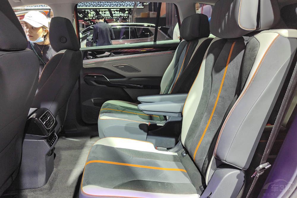 电动车大浪潮来袭，大众ID.6 CROZZ与Model Y该怎么选