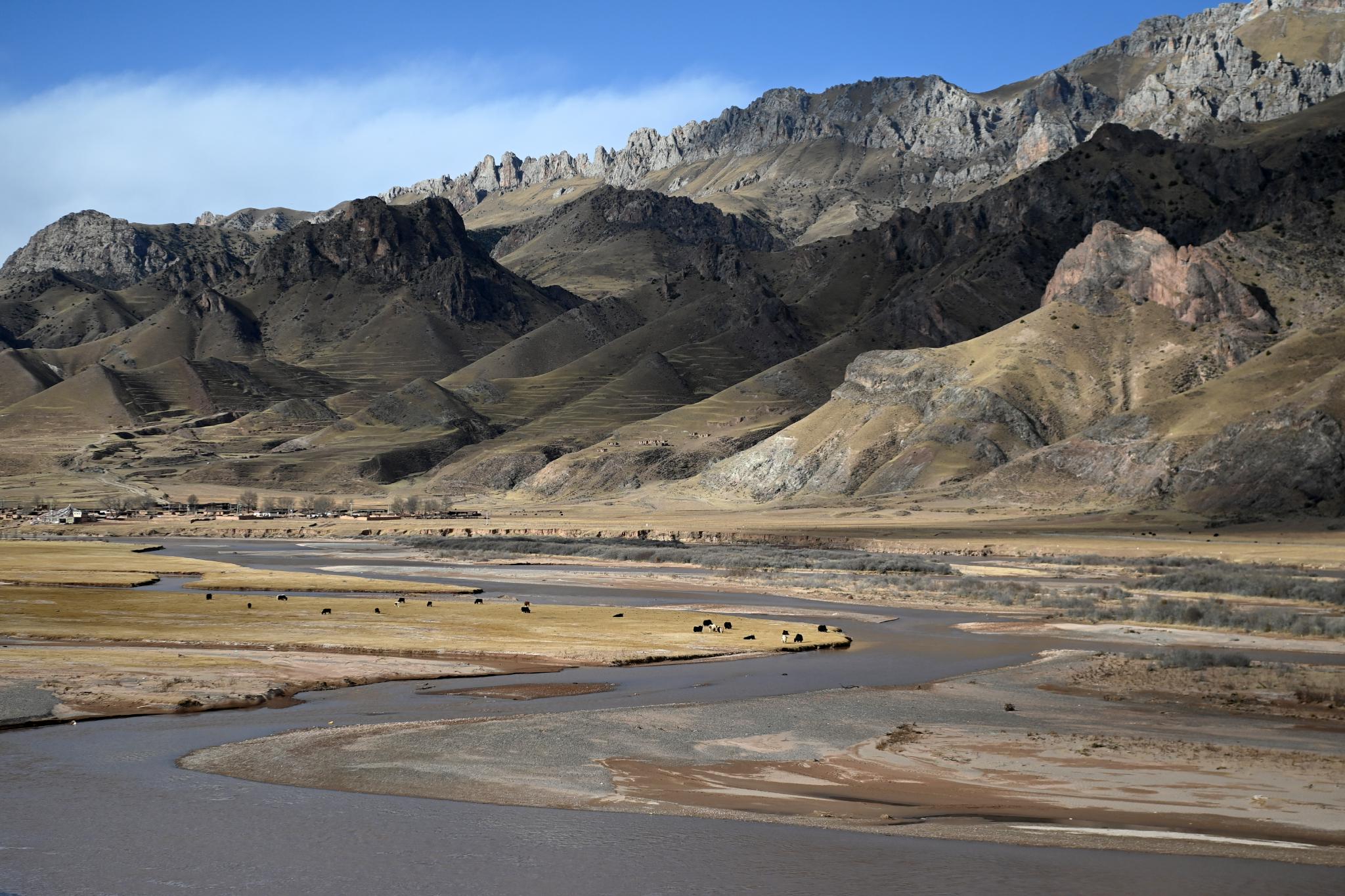 新华社记者 张龙 摄这是2021年7月27日拍摄的长江北源楚玛尔河一角(无