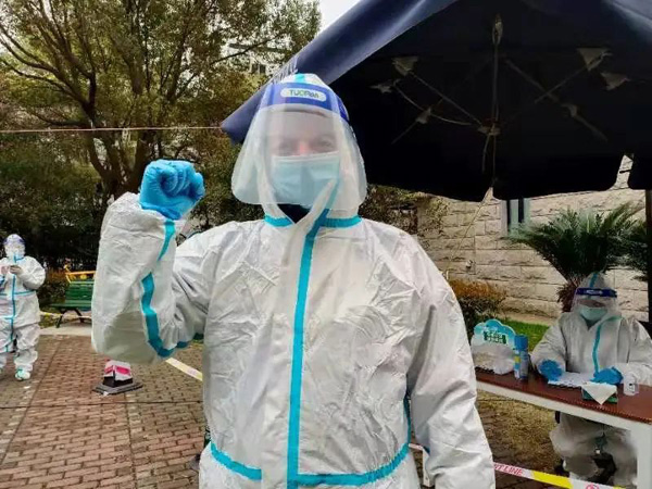 退役军人、“90后”律师、外国友人……此刻他们有一个共同的身份休闲区蓝鸢梦想 - Www.slyday.coM