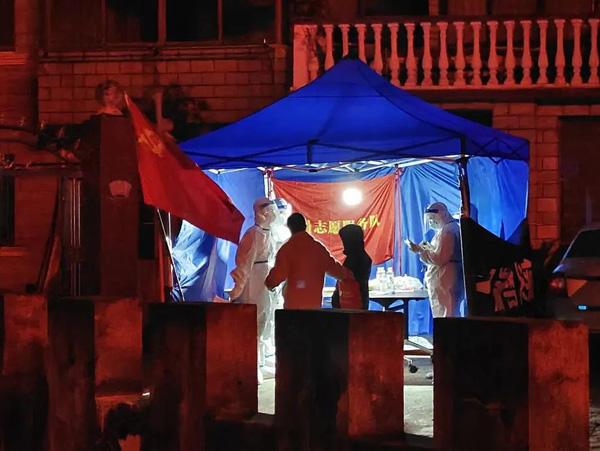 退役军人、“90后”律师、外国友人……此刻他们有一个共同的身份休闲区蓝鸢梦想 - Www.slyday.coM