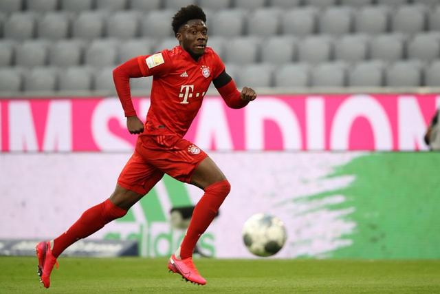 踢球者时隔两个月阿方索戴维斯本周二首次参加球队训练