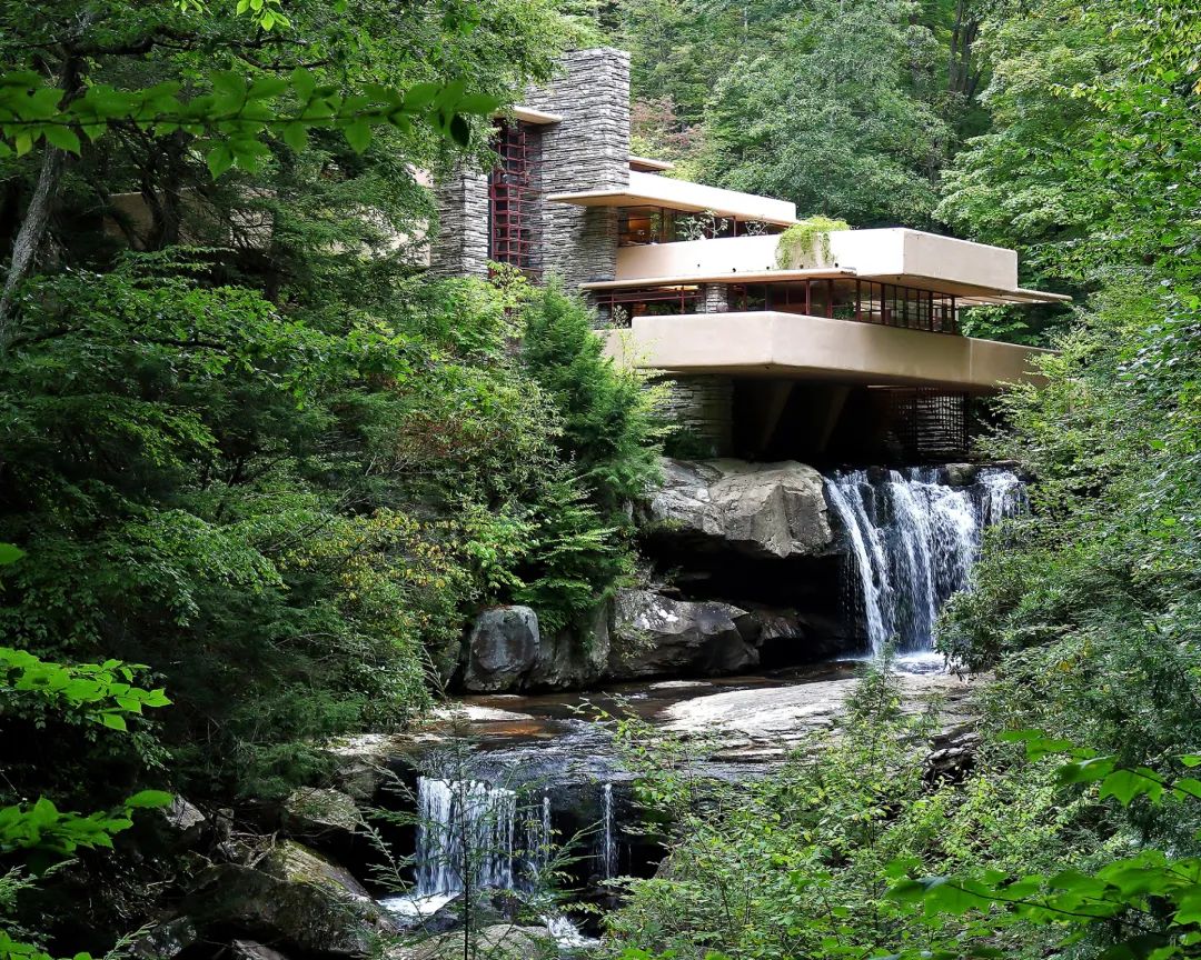 一个与瀑布共生存的住宅——流水别墅(又称:流水居)流水别墅位于美国