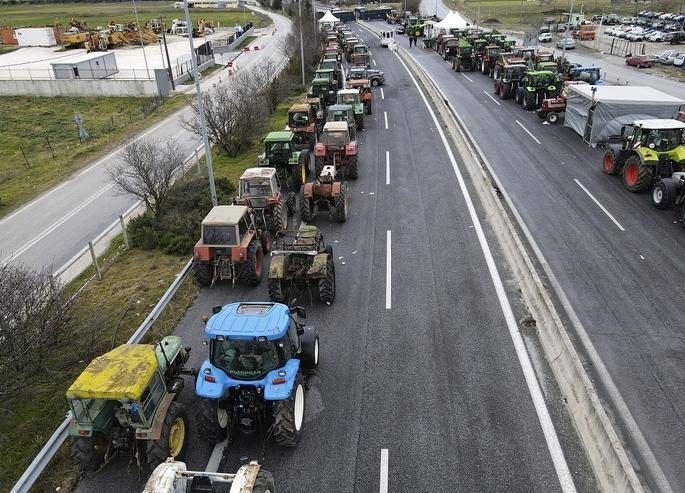 欧洲多国爆发示威，不满对俄制裁让油价飙升休闲区蓝鸢梦想 - Www.slyday.coM