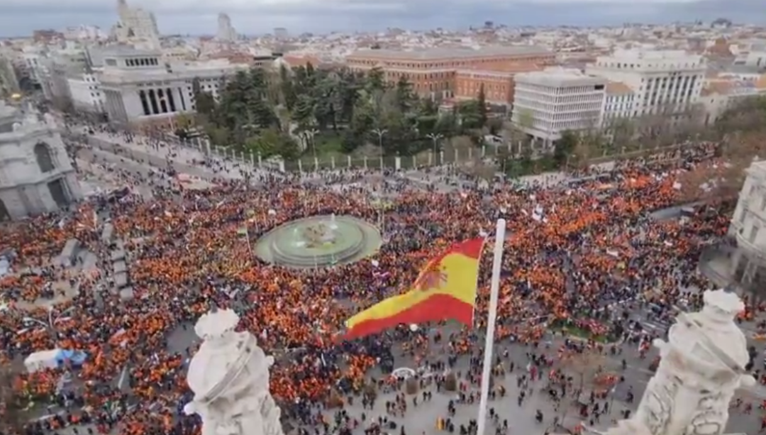 油价飙升！物价上涨！欧洲多国爆发抗议！休闲区蓝鸢梦想 - Www.slyday.coM